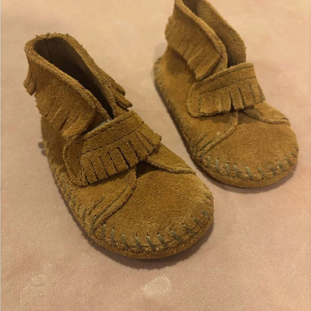 Toddler Size 4 Suede Fringe Moccasins in Brown with Velcro strap